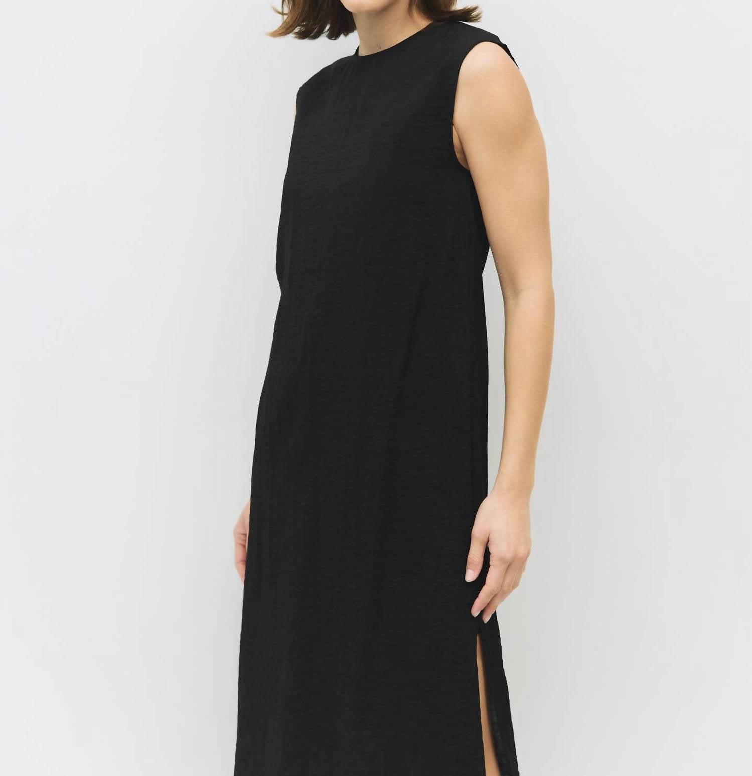 Mod Ref - Alden Midi Dress