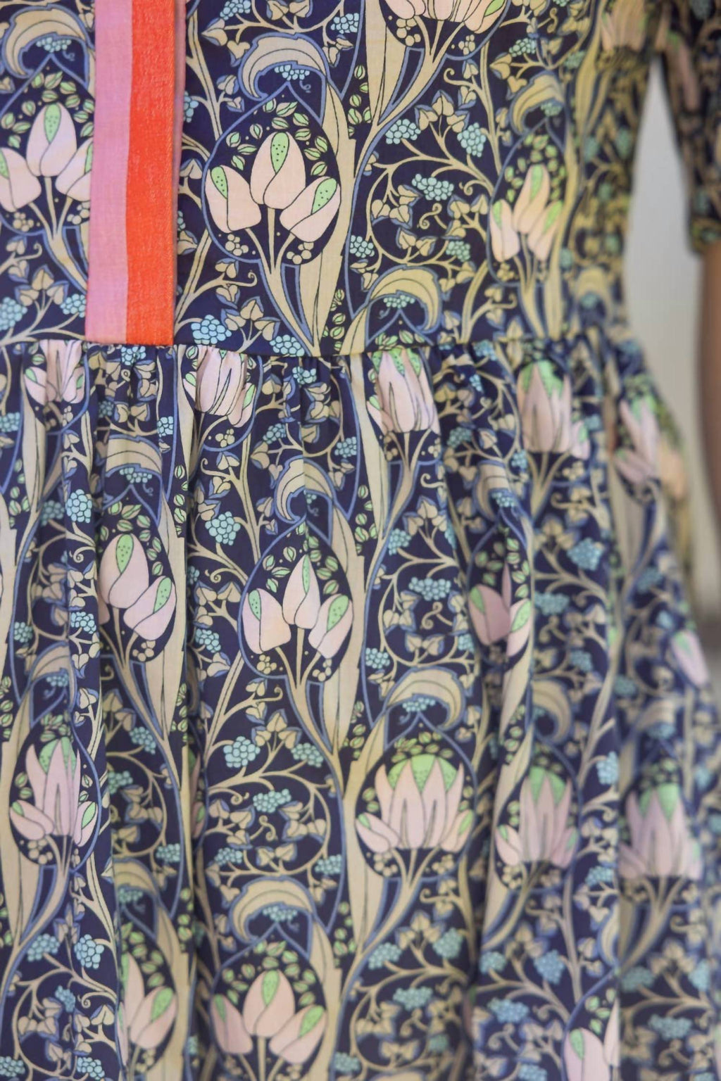 Voy - Vintage Midi Dress