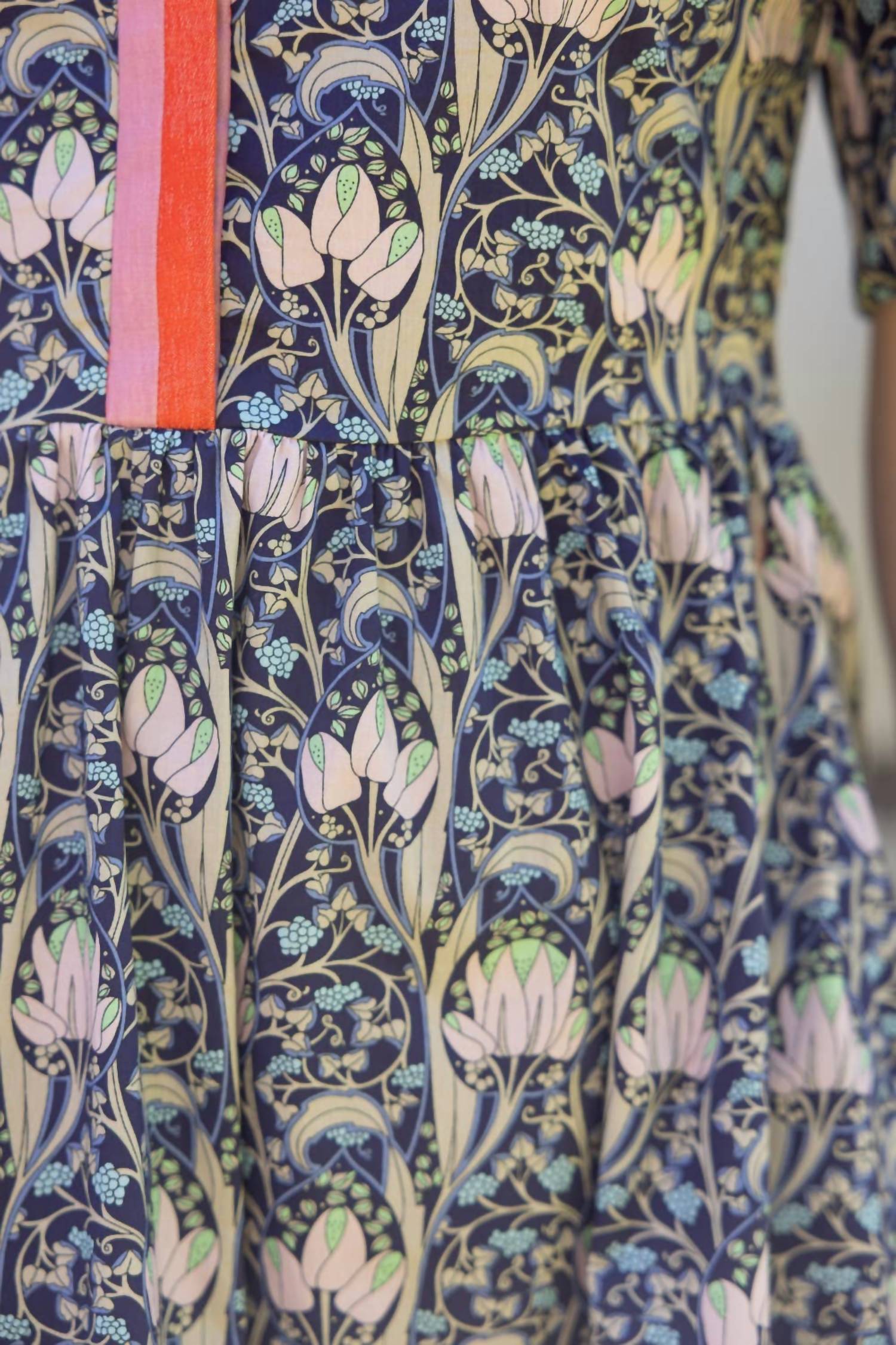 Voy - Vintage Midi Dress