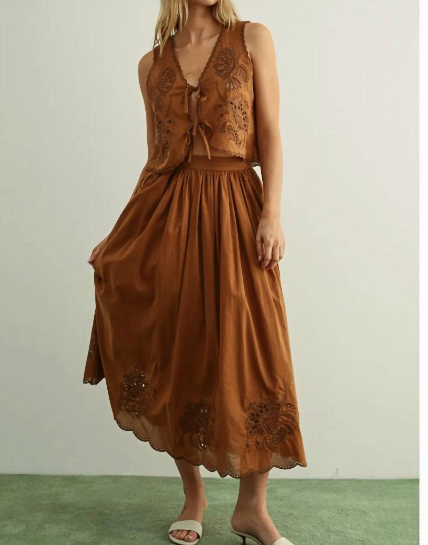 Miou Muse - Embroidered Tied Front Sleeveless Top